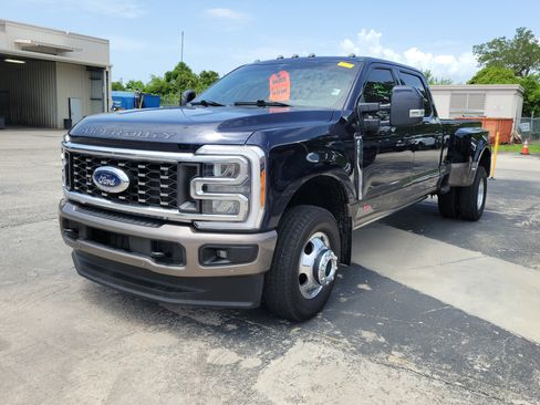 Used 2023 Ford F350 King Ranch AWD/4WD image 3