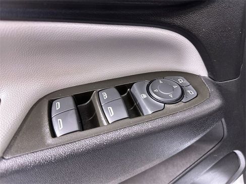 Used 2023 Chevrolet Equinox LT image 24