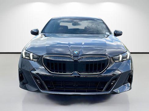 Used 2024 BMW 530i w/ M Sport Package RWD image 8