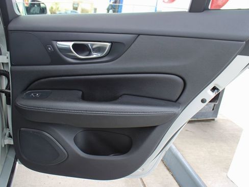 Used 2020 Volvo V60 T5 Momentum w/ Protection Package Premier image 46