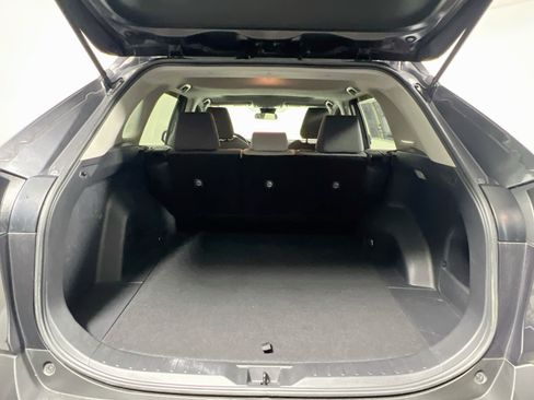 Used 2019 Toyota RAV4 XLE FWD image 33