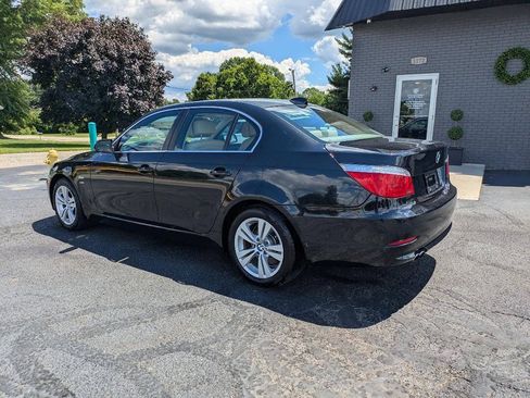 Used 2009 BMW 528i xDrive Sedan AWD/4WD image 4