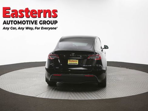 Used 2021 Tesla Model Y Long Range AWD/4WD image 31