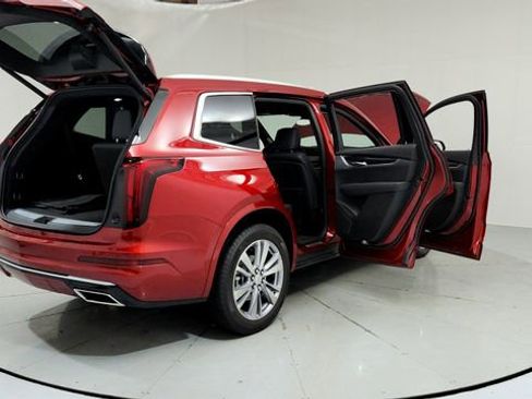 Certified 2024 Cadillac XT6 Premium Luxury image 10