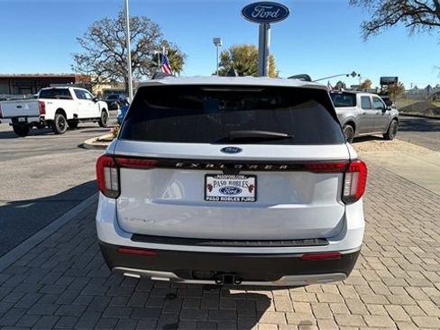 New 2026 Ford Explorer Active image 4