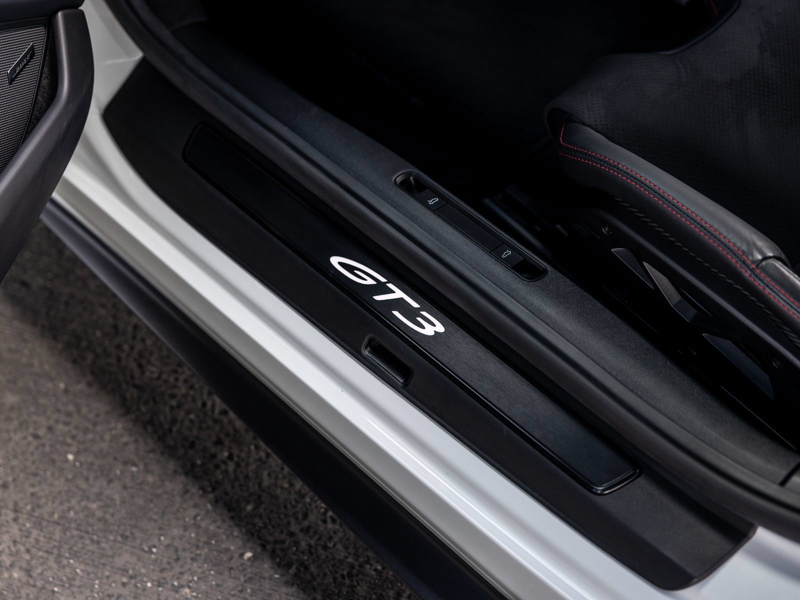 Certified 2026 Porsche 911 GT3 RWD image 30