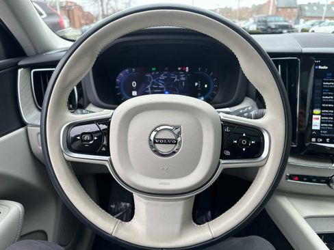 Used 2023 Volvo XC60 B5 Plus w/ Climate Package AWD/4WD image 12