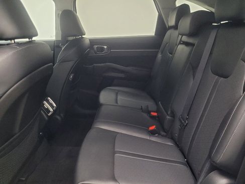 Used 2022 Kia Sorento S w/ Panoramic Sunroof Package FWD image 18