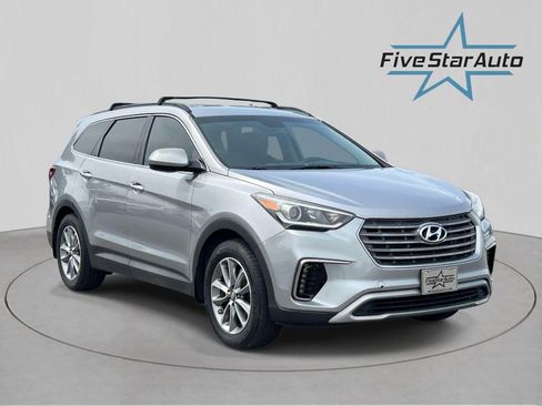 Used 2017 Hyundai Santa Fe SE FWD image 1