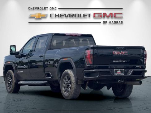 Used 2024 GMC Sierra 2500 AT4 w/ Technology Package AWD/4WD image 5