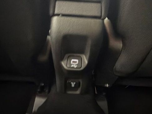 Used 2021 Jeep Renegade Latitude w/ Convenience Group AWD/4WD image 28
