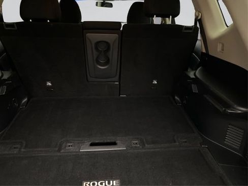 Used 2017 Nissan Rogue SV AWD/4WD image 13