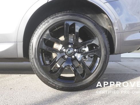 Used 2025 Land Rover Discovery Sport S image 33