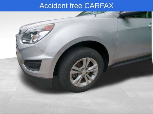 Used 2017 Chevrolet Equinox LS FWD image 3