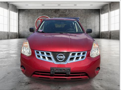 Used 2013 Nissan Rogue S FWD image 2