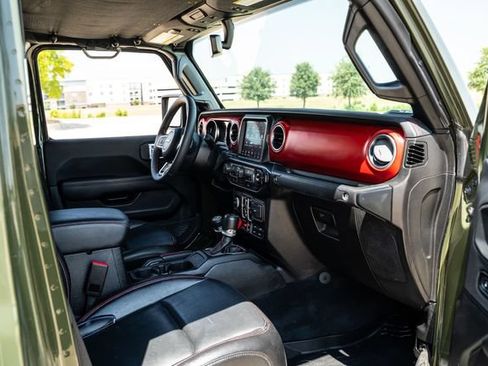 Used 2023 Jeep Gladiator Rubicon w/ LED Lighting Group AWD/4WD image 30