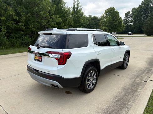 Used 2023 GMC Acadia SLT w/ Preferred Package AWD/4WD image 9