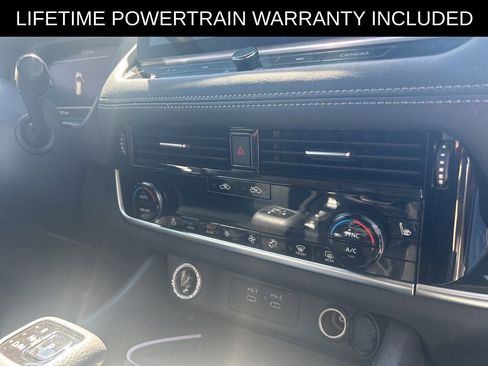 Used 2024 Nissan Rogue SL w/ SL Premium Package image 6