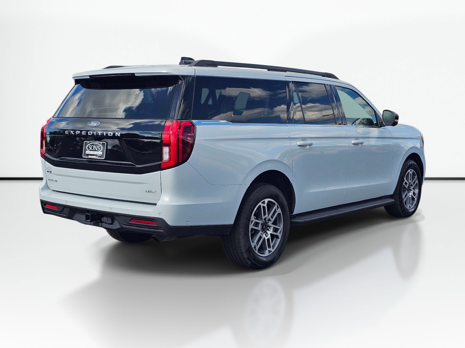Used 2025 Ford Expedition Max Active AWD/4WD image 8