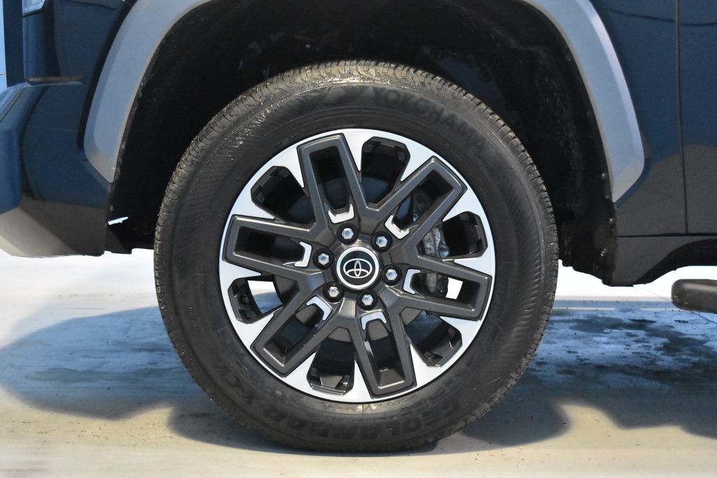 Used 2024 Toyota Tundra Limited AWD/4WD image 26
