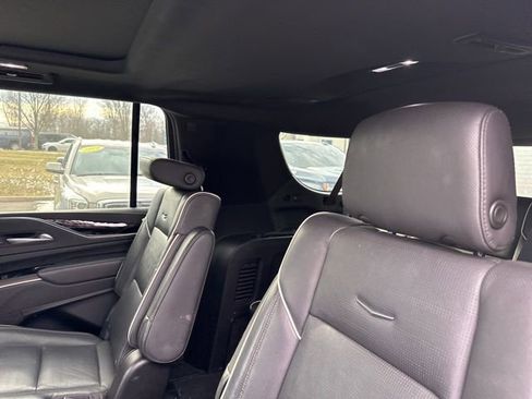 Used 2021 Cadillac Escalade ESV Sport w/ LPO, Illumination Package image 14