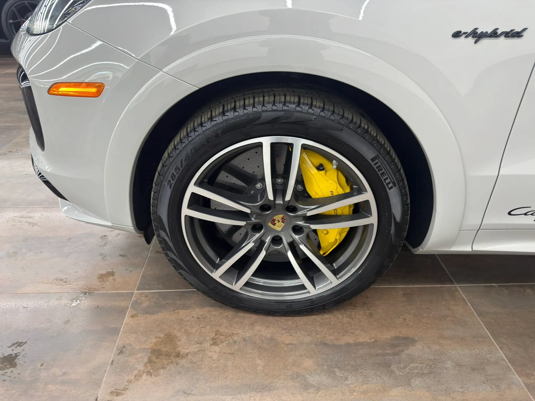 Used 2022 Porsche Cayenne Turbo S w/ Assistance Package AWD/4WD image 39