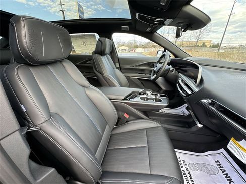 New 2026 Cadillac Lyriq V image 25