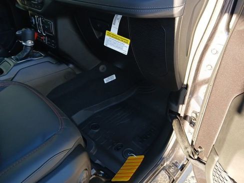 New 2026 Jeep Wrangler Unlimited Rubicon AWD/4WD image 32