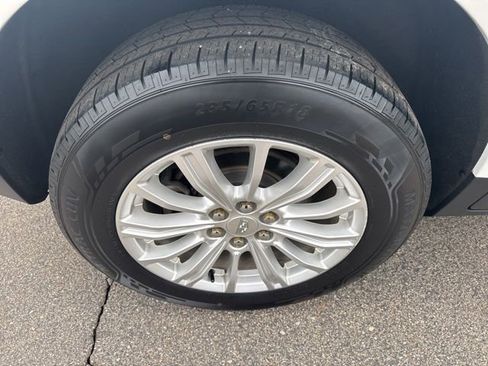 Used 2018 Cadillac XT5 AWD image 42