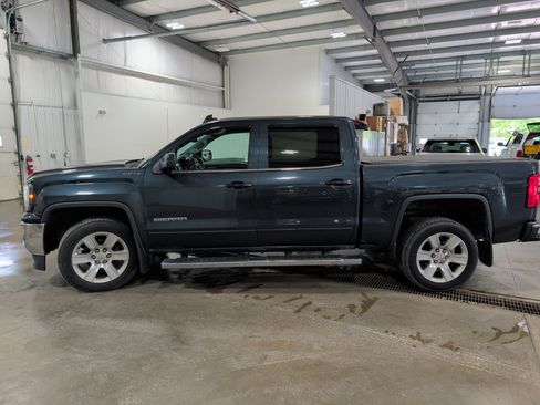 Used 2017 GMC Sierra 1500 SLE w/ SLE Value Package AWD/4WD image 5