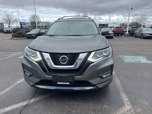 Used 2017 Nissan Rogue SL w/ SL Premium Package image 2