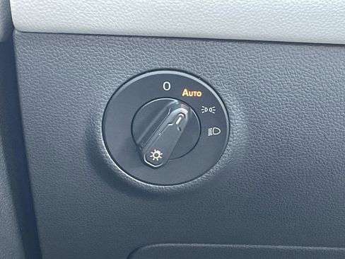 Used 2022 Volkswagen Taos SE image 20