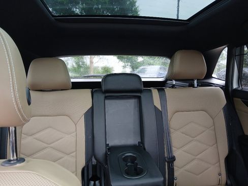 Used 2024 Volkswagen Atlas Cross Sport SE w/ Panoramic Sunroof Package FWD image 22