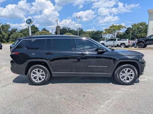 Used 2022 Jeep Grand Cherokee L Limited w/ Luxury Tech Group II AWD/4WD image 2