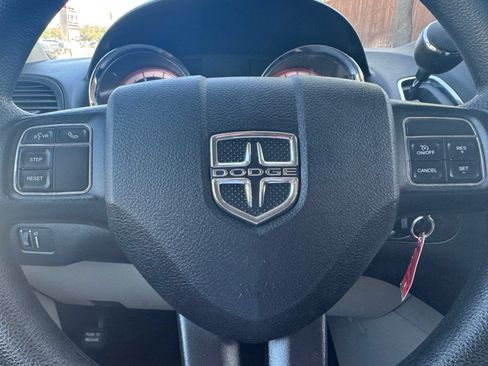 Used 2018 Dodge Grand Caravan SE w/ UConnect Hands-Free Group FWD image 16