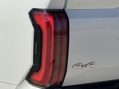 Used 2024 Toyota Tundra Limited image 12