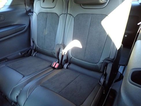 New 2025 Jeep Grand Cherokee L Altitude image 12