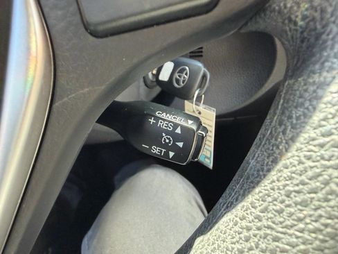 Used 2015 Toyota Corolla LE FWD image 27