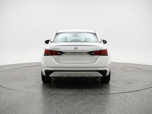 Used 2025 Nissan Altima 2.5 SV FWD image 7