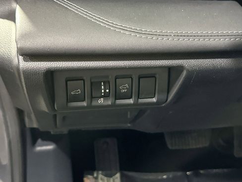 Used 2020 Subaru Outback Limited image 18