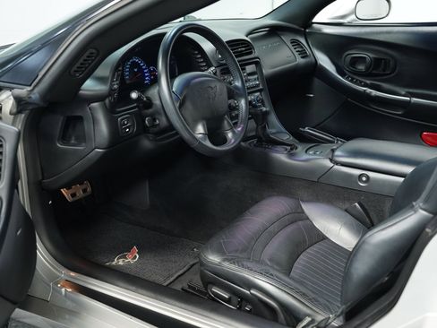 Used 2004 Chevrolet Corvette Coupe w/ Preferred Equipment Group image 4