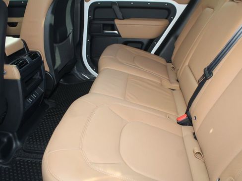 New 2026 Land Rover Defender 110 X-Dynamic SE AWD/4WD image 5