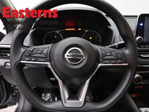 Used 2019 Nissan Altima 2.5 S AWD/4WD image 10