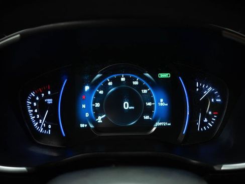 Used 2020 Hyundai Santa Fe SEL w/ Convenience + Premium Package AWD/4WD image 19