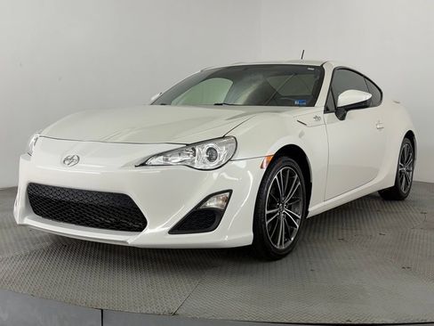 Used 2013 Scion FR-S RWD image 3