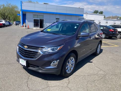 Used 2019 Chevrolet Equinox LT w/ Sun & Navigation Package AWD/4WD image 3