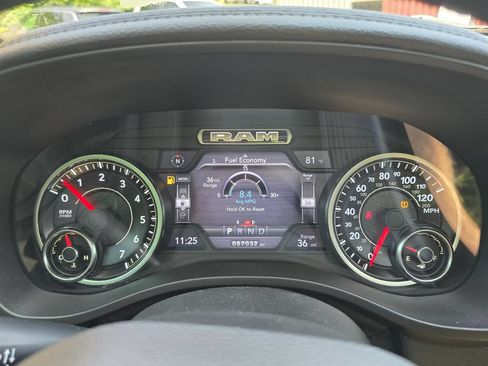 Used 2019 RAM 1500 Laramie AWD/4WD image 22