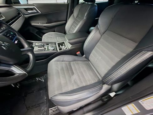 Used 2022 Mitsubishi Outlander SE FWD image 11
