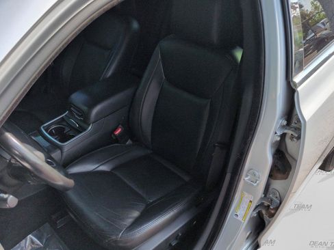 Used 2019 Chrysler 300 Touring w/ Quick Order Package 2EF RWD image 11