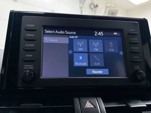 Certified 2019 Toyota RAV4 LE FWD image 18